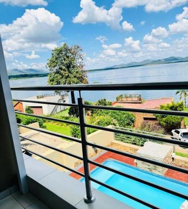 The Holiday House Harties
