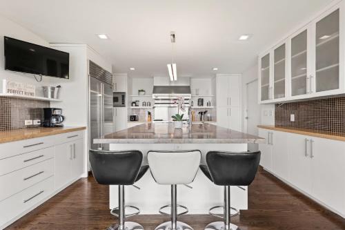 The Hollywood Hills Overlook Estate