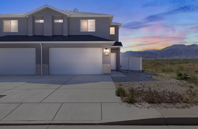 The Ideal Getaway 3 Bedroom Home by RedAwning