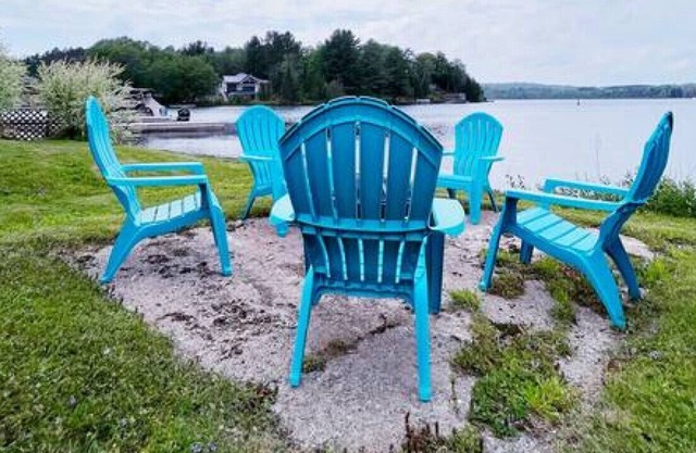 The Lakeside Cottage in Baysville