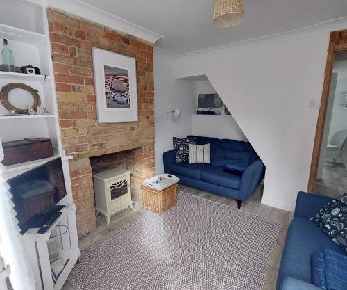 The little Blue House Cosy two bedroom cottage