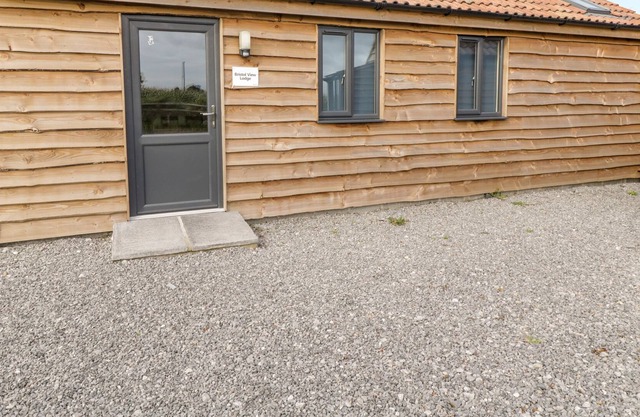 THE LODGE, pet friendly, country holiday cottage in Bristol