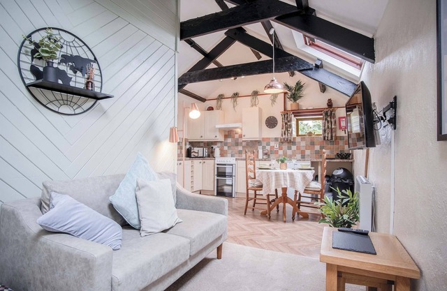 The Loft - 1 Bedroom Apartment