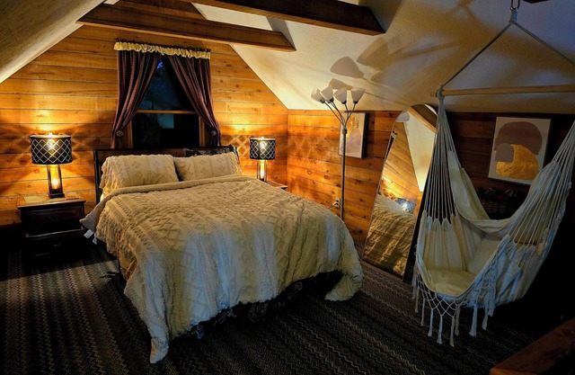 The Loft: Cabin Getaway w/Covered Porch & Stunning Mountain Views