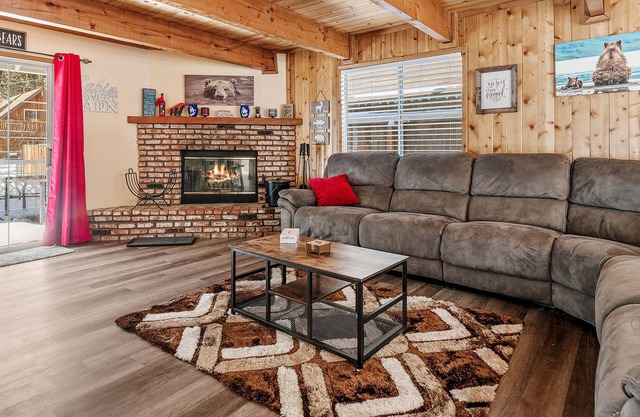 The Lost Boys Hideaway - One of a Kind Mountain Getaway!