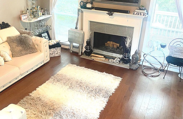 The Luxe Glam Lawrenceville 3 BdRm 2.5 Ba