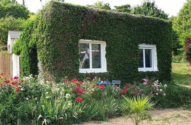 The Maison en Feuilles: a charming retreat with garden, terrace, perfect for 2