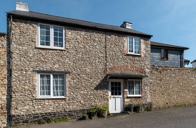 The Malt House - Two Bedroom House, Sleeps 4