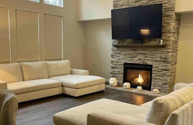 The Modern Luxury Mansion 5BR/4BA 5,500 SF