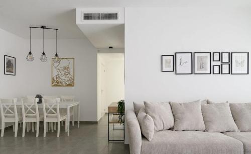 The most special 3-BDR on Achziv