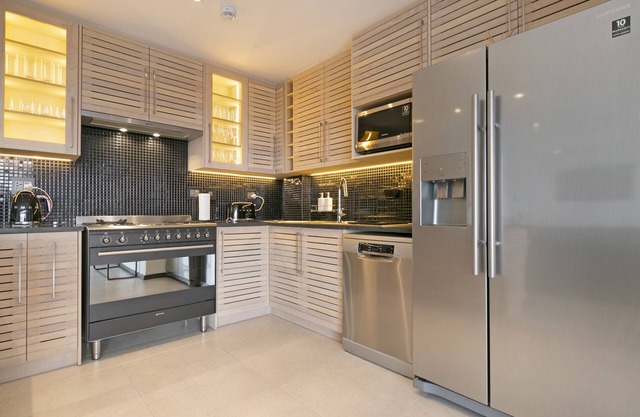 The Murex 4-Bedroom Serviced Apartment