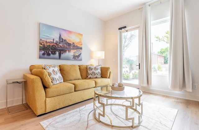 The Music City Gem - Condo Close to Shopping & Dining!
