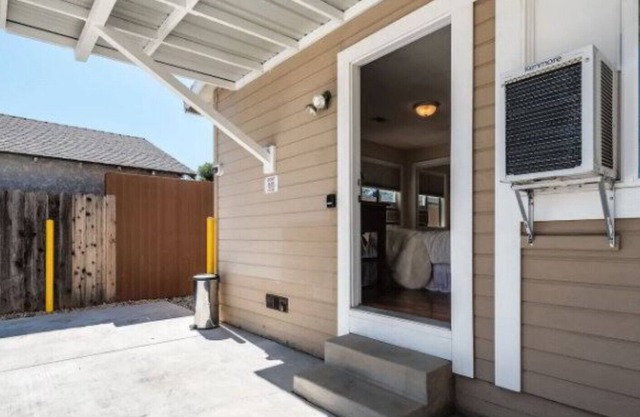 The OC Delight with a Private Entrance & Parking