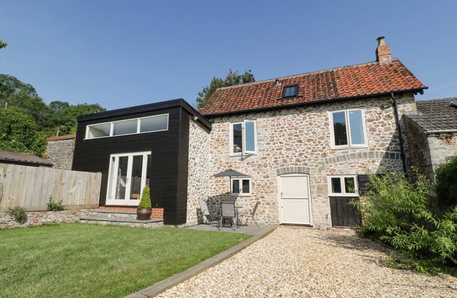 THE OLD COACH HOUSE, family friendly, with a garden in Chilcompton