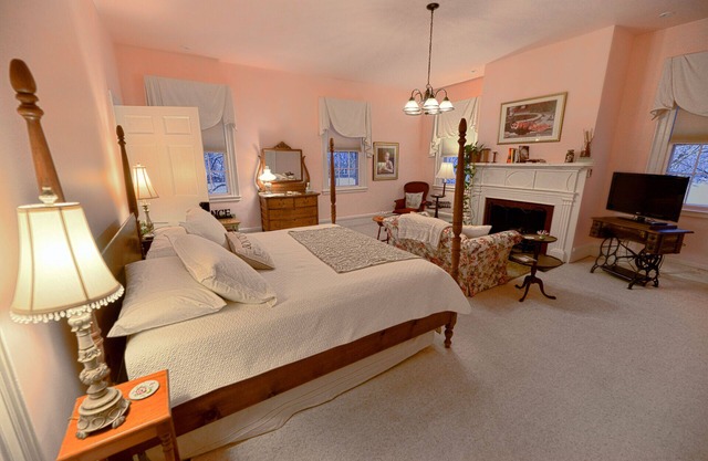 The Oliver Phelps Suite (oversized)