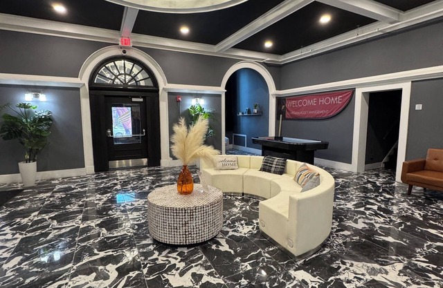 The Peace Palace! nFabulous 2-bedroom apartment, close to downtown Detroit.