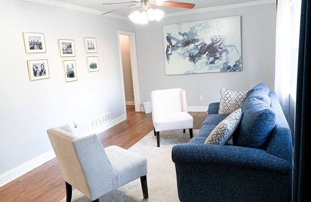 The Perfect Intown Stay for Groups- 5BR 2.5BA