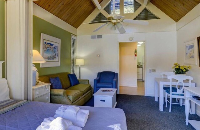 The Perfect Couple Retreat One Bed Studio with Private Patio.