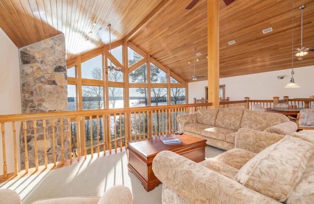 The Pinnacle | Spacious Waterfront Estate |3+ acres