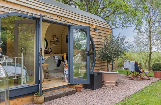 The Pod - Riverside Retreat