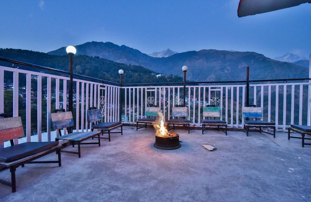 The Posh Hotel near Mall Road with Hassle Free Covered Parking
