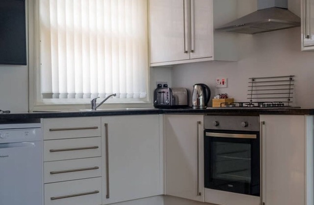 The Racecourse Gathering 5 Bed - Sleeps 12 City Centre