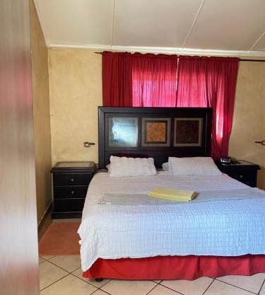 The Red room Serengeti sands