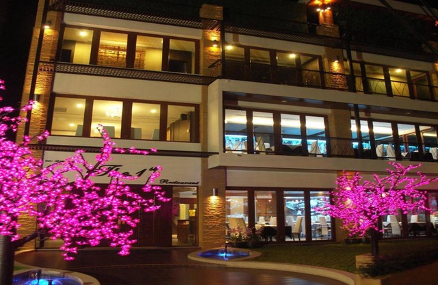 The Residence Airport & Spa