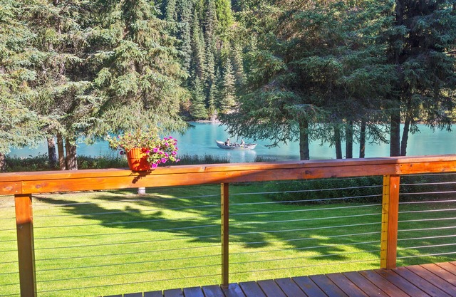 The River House - Private 1.6 acre Upper Kenai Riverfront Home - Cooper Landing