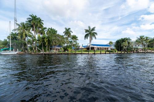 The Riverside Retreat 1