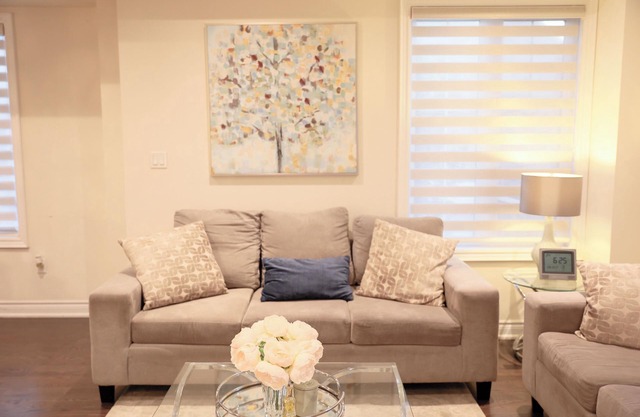 🌟 The Rouge Retreat: A Luxe Getaway in Markham 🍃✨n