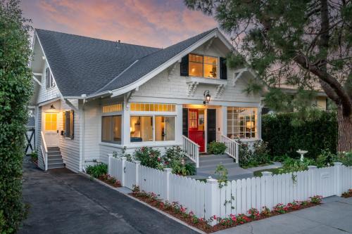 The Sea Captains House by Paradise Retreats