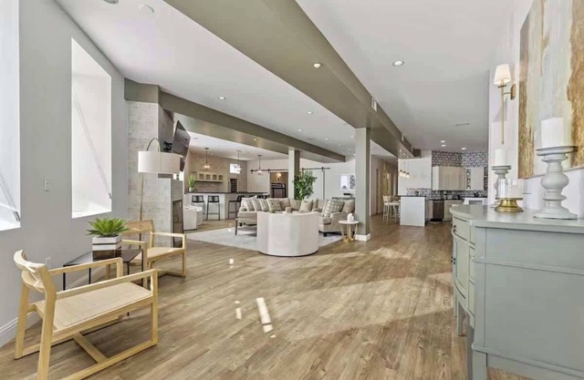 The Shaker - Huge Luxury Loft with City Views!