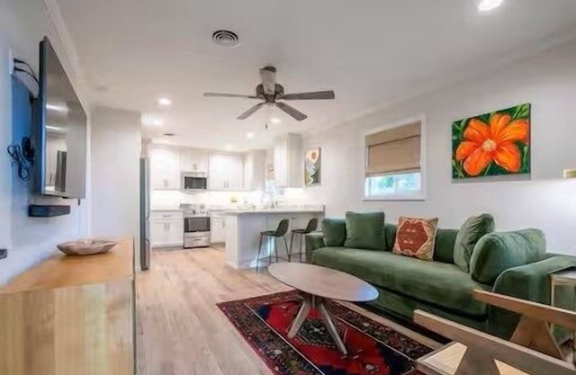 The Square, Cozy 4plex by VDV