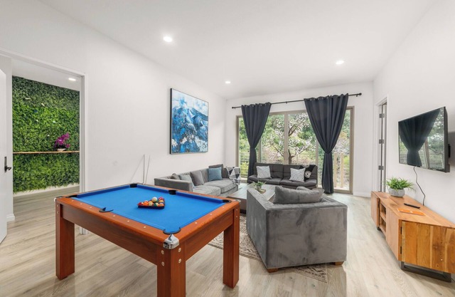 The Tuscan Penthouse 2 bedroom Suite/Family Getaway!