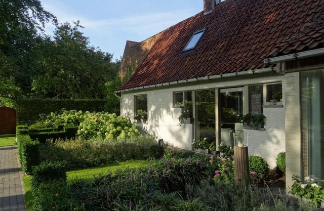 The Two Oaks - Private garden for guests