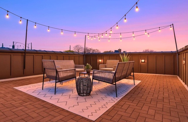 The Ultimate Double Rooftop Deck w/Skyline Views