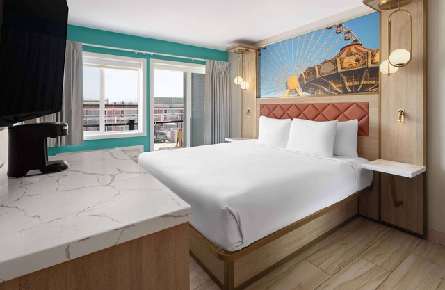 The Vibes Hotel, Trademark Collection by Wyndham