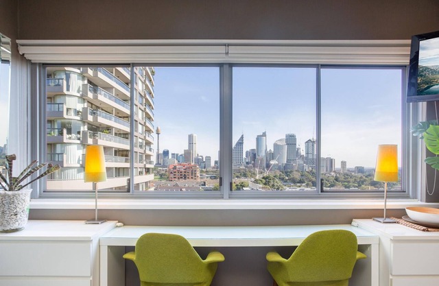 The View Potts Point (ISYD) - Comfortable 1 bedroom studio with pool and breathtaking Opera House views