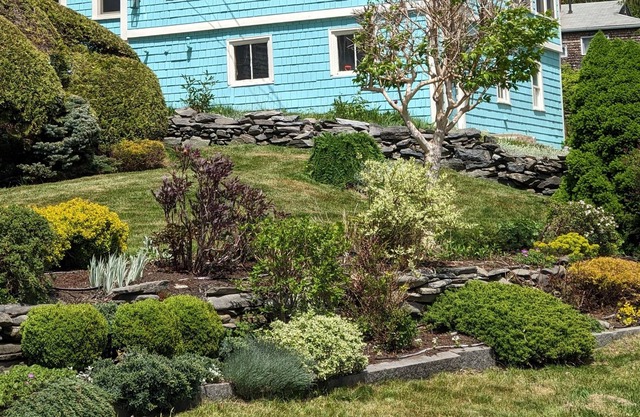 The Virginia -3 bedroom 2 bath cottage on Peaks Island, Maine