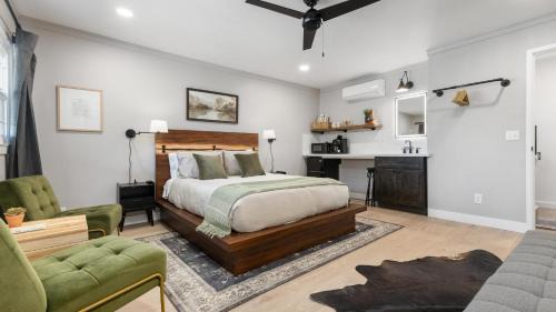 The Whitney- Sequoia Motel RM7