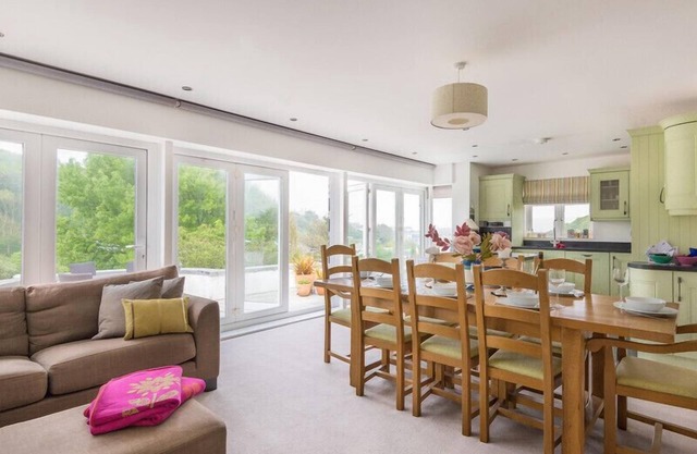 THE WRENS, family friendly, with a garden in Polzeath