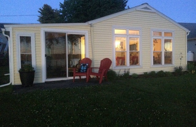 The "Yellow Cottage" waterfront Little Sodus/Fair Haven Bay