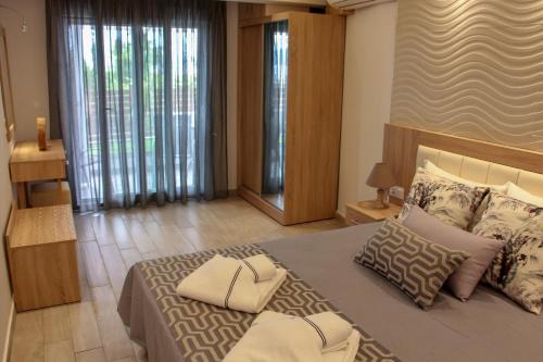 Thea-tro Apartments