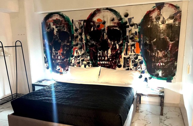 Thematic Apartment: art Pop/pride - Between Av Reforma and Insurgentes