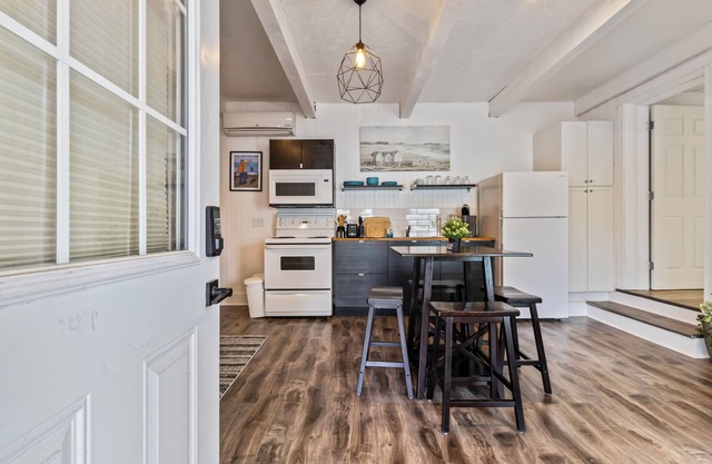 This apartment is a 1 bedroom(s), 1 bathrooms, located in Shediac, NB.