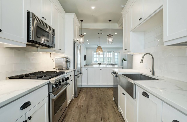 This Beachtown Townhome is the Perfect Getaway! 3 Bedroom 3 Bath