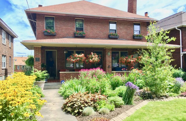 Thoughtfully furnished, comfortable, and convenient in Pittsburgh's East End.