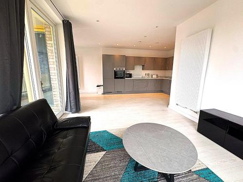 Three Bedroom Apartment Barking Riverside - London