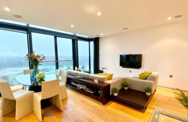 Three Bedroom Executive - 3 Bedroom Executive Apartment